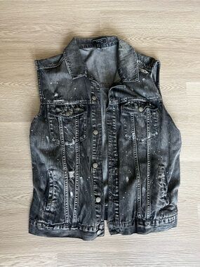 21MEN Black and Gray Denim Jeans Label Detail